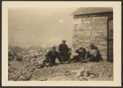 [Figures et bâtiments en pierre] - Louis Fleckenstein