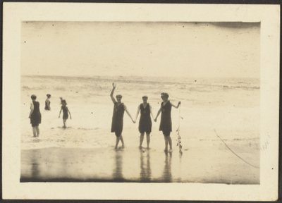 [Figures en maillot de bain à la plage] - Louis Fleckenstein