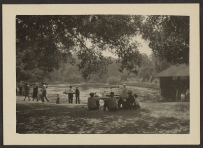 [Figures dans le parc] - Louis Fleckenstein