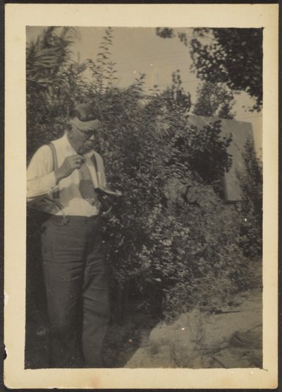 [Fleckenstein Eating in a Garden] - Louis Fleckenstein