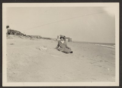[Florence sur la plage] - Louis Fleckenstein
