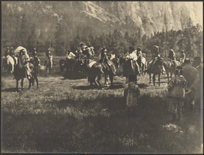 [Groupe à cheval comprenant des Amérindiens en tenue traditionnelle]. - Louis Fleckenstein