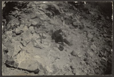 [Homme parmi les rochers] - Louis Fleckenstein