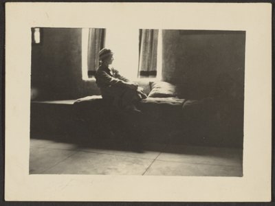 [Femme assise à la fenêtre] - Louis Fleckenstein