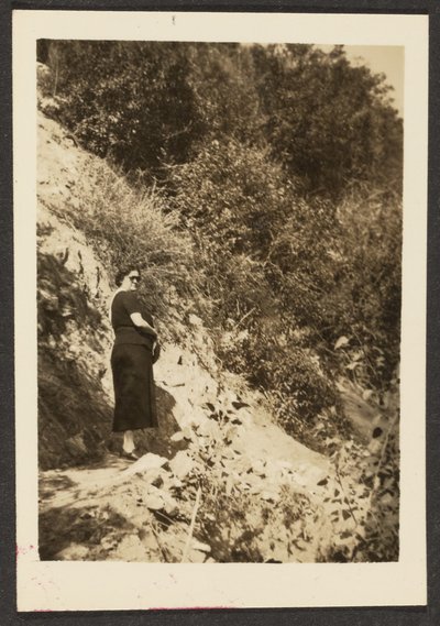 [Femme sur la colline] - Louis Fleckenstein
