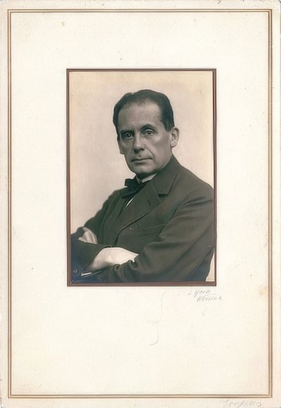 Walter Gropius (1883-1969) - Louis Held