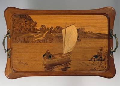 Plateau avec scène de lac, par Louis Majorelle (1859-1926), bois, France, 20e siècle - Louis Majorelle