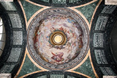 Vue du dôme de la chapelle Cybo, fresque décorée par Luigi Garzi (1638-1721) - Luigi Garzi