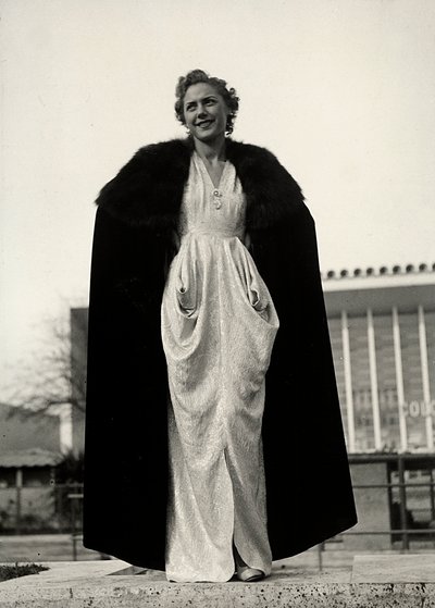 Mannequin en robe de soirée, création de la maison de couture "Graldi" - Luis Bogino