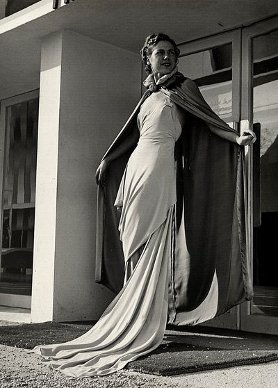 Mannequin en robe de soirée créée par la maison de couture « Graldi » - Luis Bogino