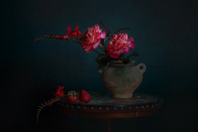 Nature morte florale sombre - Lydia Jacobs