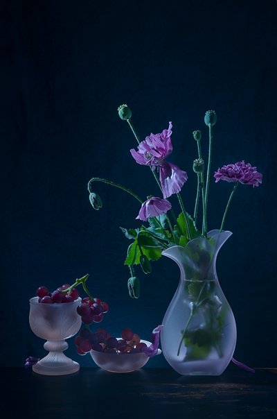 Coquelicots mélancoliques et fruits - Lydia Jacobs