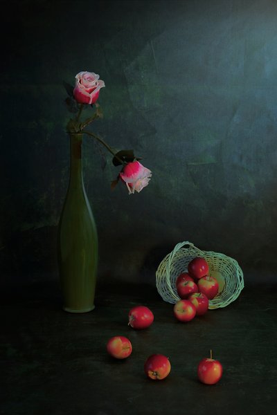 Roses et pommes mélancoliques - Lydia Jacobs