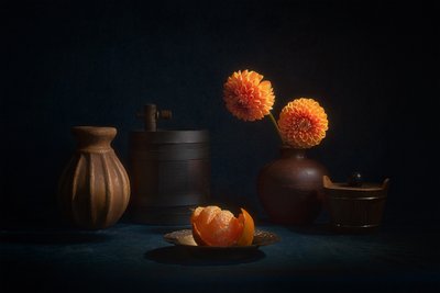 Nature morte au dahlia orange - Lydia Jacobs