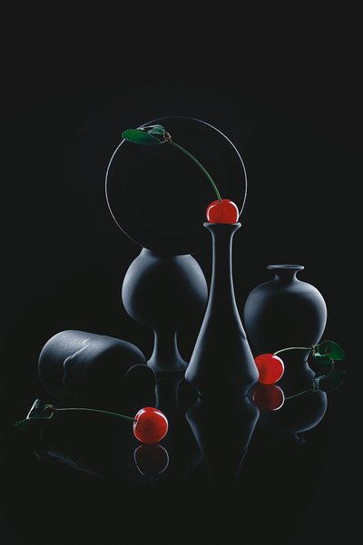 Nature morte aux cerises rouges foncées - Lydia Jacobs