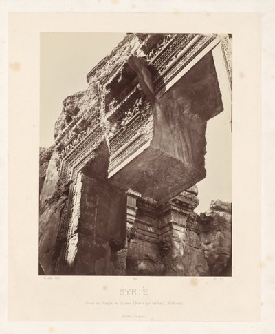 Vue de la colonnade au centre du temple de Louxor, Égypte - Maison Bonfils