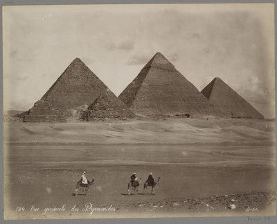 Vue générale des Pyramides - Maison Bonfils