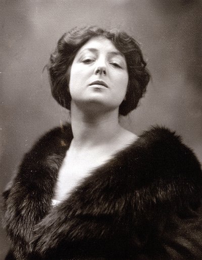 Portrait en buste de la célèbre chanteuse d