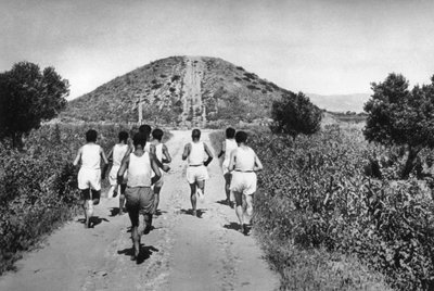 Le Tumulus de Marathon, Grèce, 1937 - Martin Hurlimann