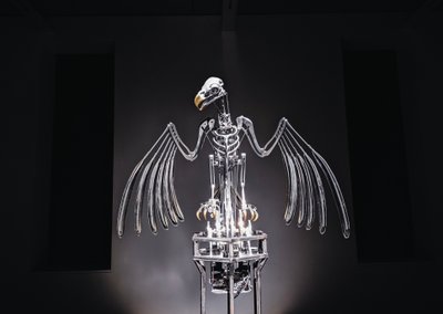 The Nerve Rack, 2019 (acétal, acrylique, aluminium, laiton, circuit électrique, peinture, PVC, résine, servomoteurs, acier) - Mat Collishaw