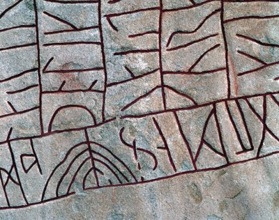 Détail de la pierre runique à Rök, Östergötland, Suède - Mats Alm
