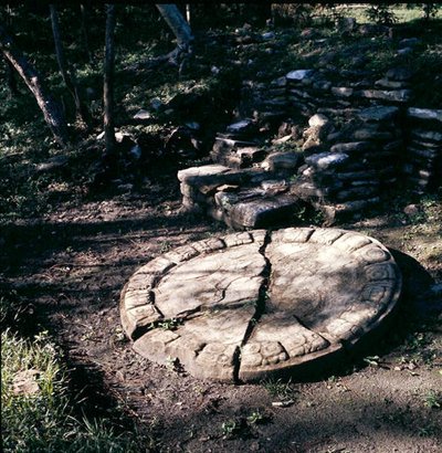 Marqueur dans le terrain de jeu de balle, Période Classique Tardive (600-900 AD) - Mayan Mayan