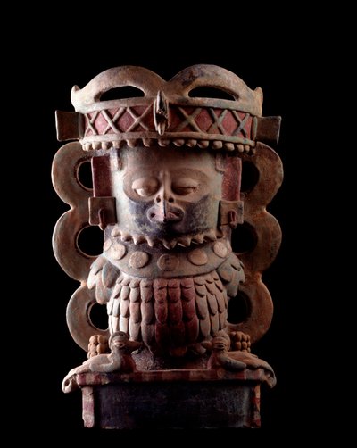 Art précolombien, civilisation maya, période classique : vase à encens en argile anthropomorphe décoré de la représentation d
