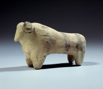 Mésopotamie : statuette de taureau en terre cuite avec bandes peintes. Période d