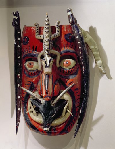 Masque de cerf utilisé par les peuples Mayo des États de Sonora et Sinaloa au Mexique pour la Danse du Cerf ou Pascola (bois peint) - Mexican School