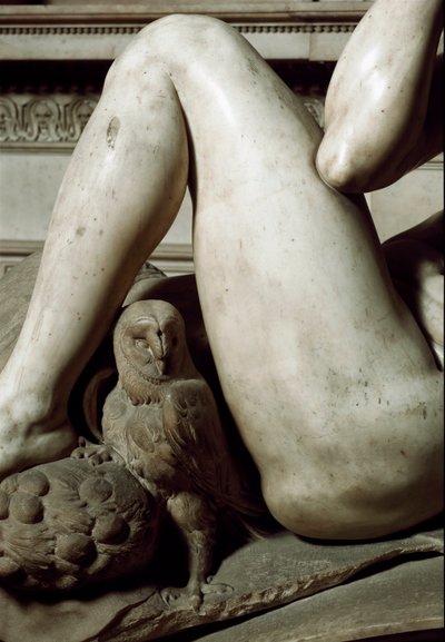 Allégorie du Jour et de la Nuit : détail de la nuit. Mausolée de Julien de Médicis. Sculpture en marbre - Michelangelo Buonarroti