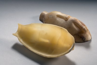 Vase en deux parties en forme de canard (albâtre) - Middle Kingdom Egyptian