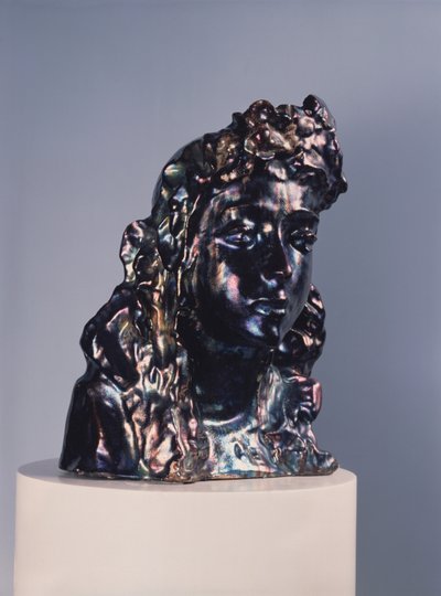Tête de fille avec une guirlande, début des années 1890 - Mikhail Aleksandrovich Vrubel