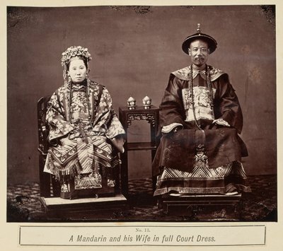 Un mandarin et sa femme en tenue de cour - Milton M. Miller
