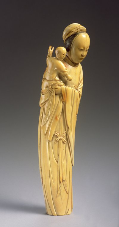 Figure de Guanyin tenant un enfant (ivoire sculpté) - Ming Dynasty Chinese School