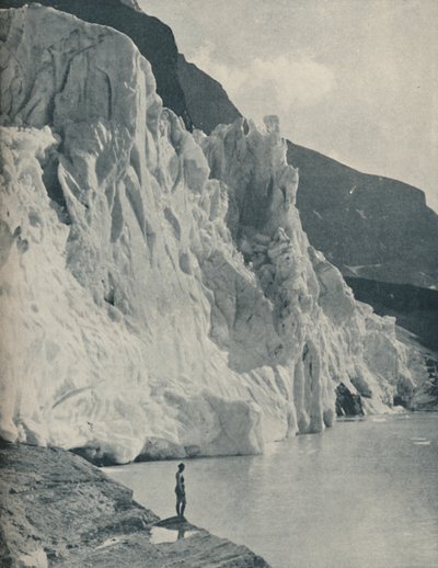 Glacier en chute et lac Berg sur la plus haute montagne du Canada - Mondiale