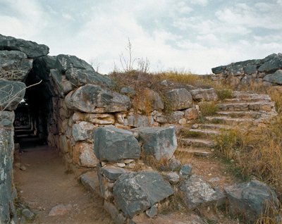 Art mycénien : passage couvert de la citadelle mycénienne, ville de Tirynthe, vers 1200 av. J.-C. Grèce - Mycenaean