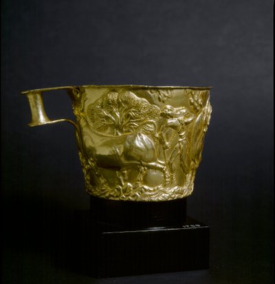 Art mycénien : coupe en or décorée d