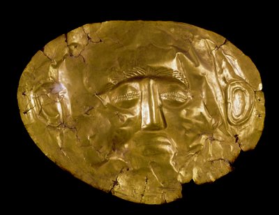 Art mycénien : masque en or. Du site de Mycènes. XVIe siècle av. J.-C. Athènes, musée archéologique national - Mycenaean