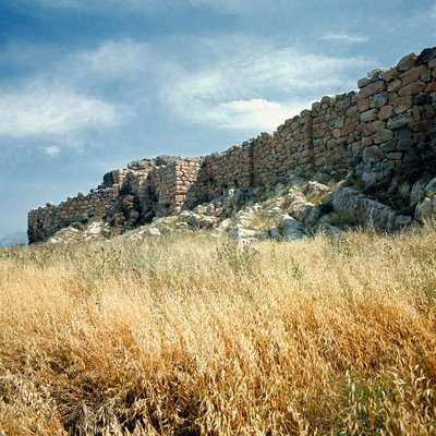 Art mycénien : vue des ruines du mur de la ville de Tirynthe construite vers 1200 av. J.-C. Grèce - Mycenaean