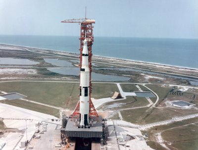 Apollo 15 sur la rampe de lancement au Kennedy Space Center, Floride, USA, 1971 - NASA Images