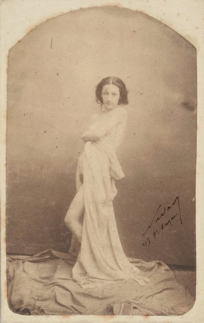 [Nu debout drapé], 1856-59 - Nadar