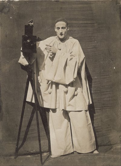 Pierrot photographe dit aussi Le Mime Deburau avec un appareil photographique - Nadar