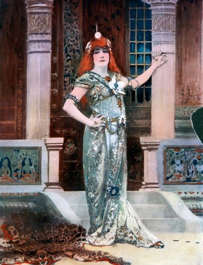 Sarah Bernhardt en Isolde, vers 1902 - Nadar