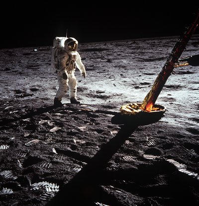 Buzz Aldrin près de la jambe du module lunaire, mission Apollo II, juillet 1969 - Neil Armstrong