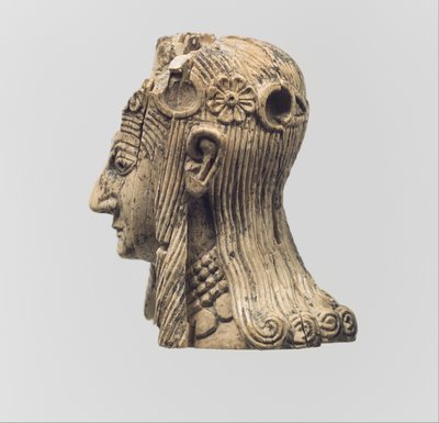 Tête de figure féminine, c.8e-7e siècle av. J.-C. - Neo Assyrian