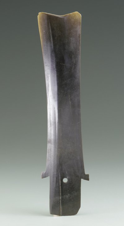 Couteau de récolte (hu), culture Qijia, vers 2500-2000 av. J.-C. (jade) - Neolithic Period Chinese School