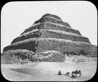 Pyramide à degrés du roi Djoser, Saqqarah, Égypte, vers 1890 - Newton and Co