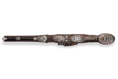 Une des deux pistolets à silex rayés montés en argent, Versailles, 1825 - Nicolas Noel Boutet