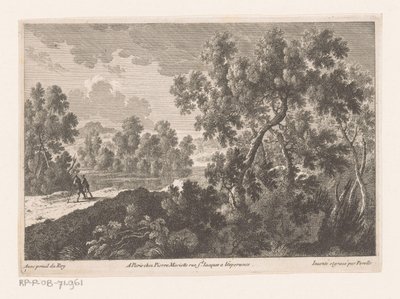 Paysage forestier avec des promeneurs près de l