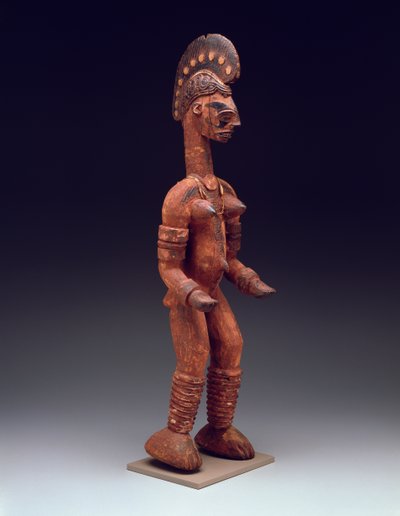 Figure féminine debout, fin 19e au 20e siècle (bois polychrome avec métal, fibre et perles) - Nigerian Nigerian